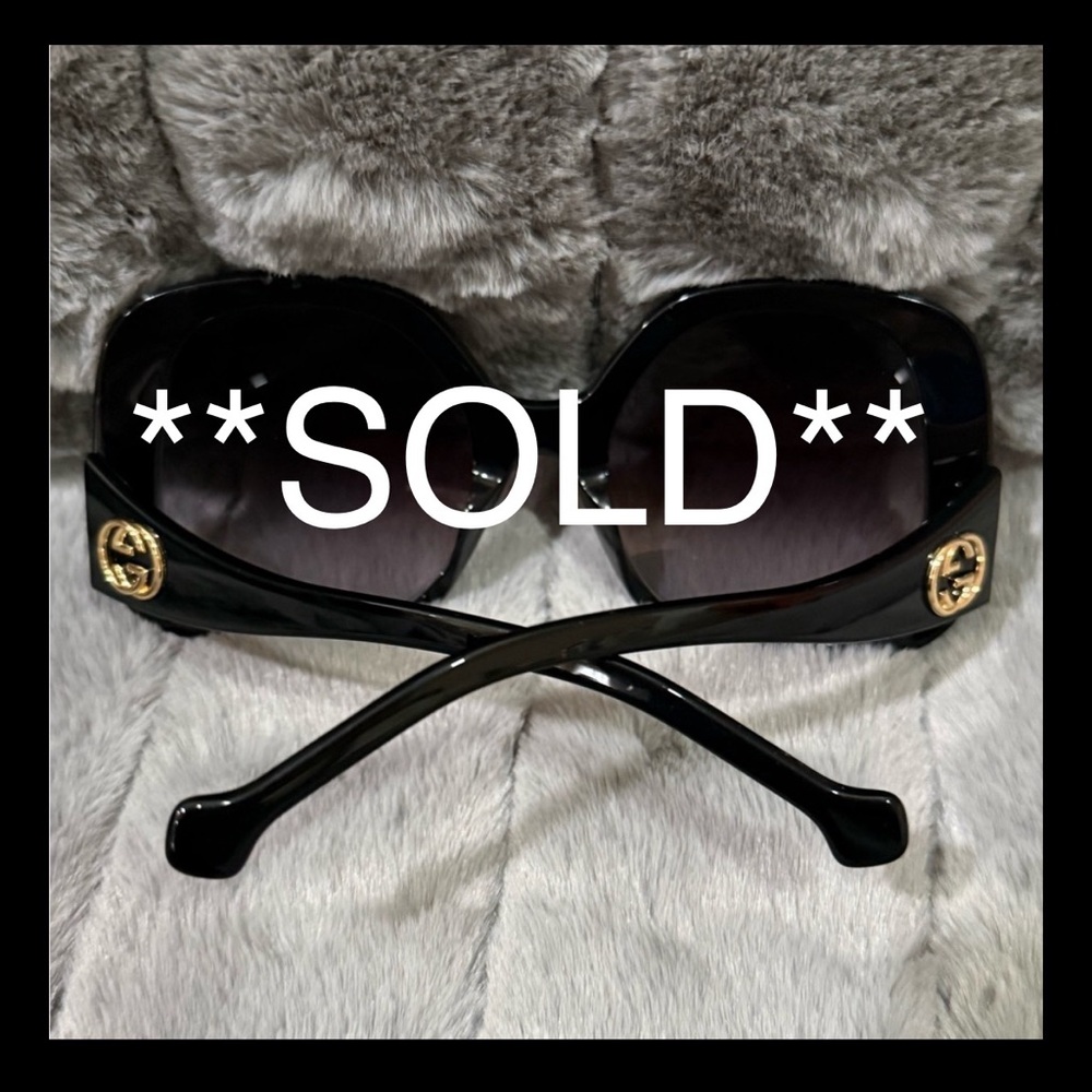 ** SOLD! **

Gucci GG1235S Black gradient butterfly oversized women's sunglasses